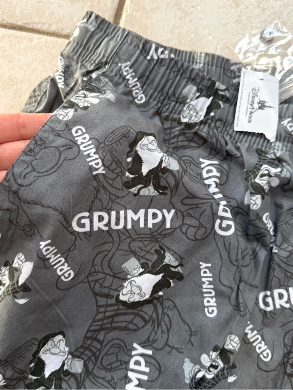 NWT Disney Parks ‘Grumpy’ Unisex Lounge Pants - Picture 5 of 10